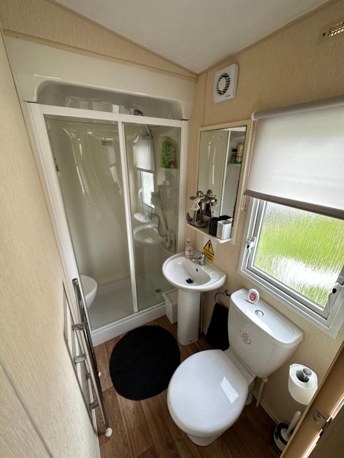 Hotel 6 Berth Caravan On Marine Holiday Park Rhyl Exterior foto